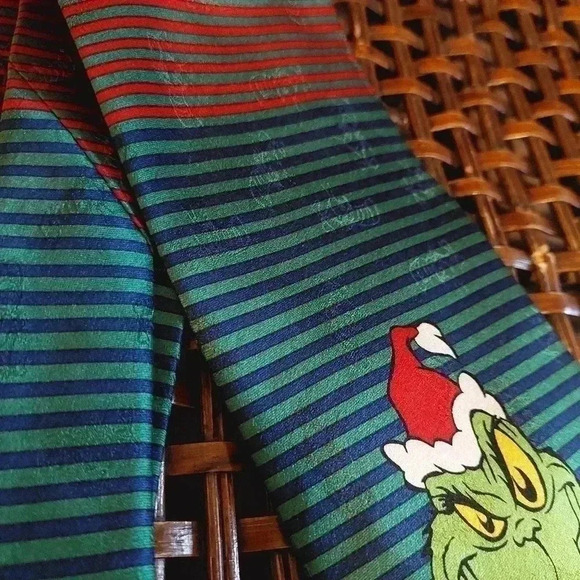 The Grinch Christmas Necktie by Dr. Seuss The Grinch That Stole Christmas... - Picture 4 of 6